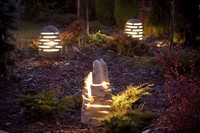 lampy ogrodowe z kamienia